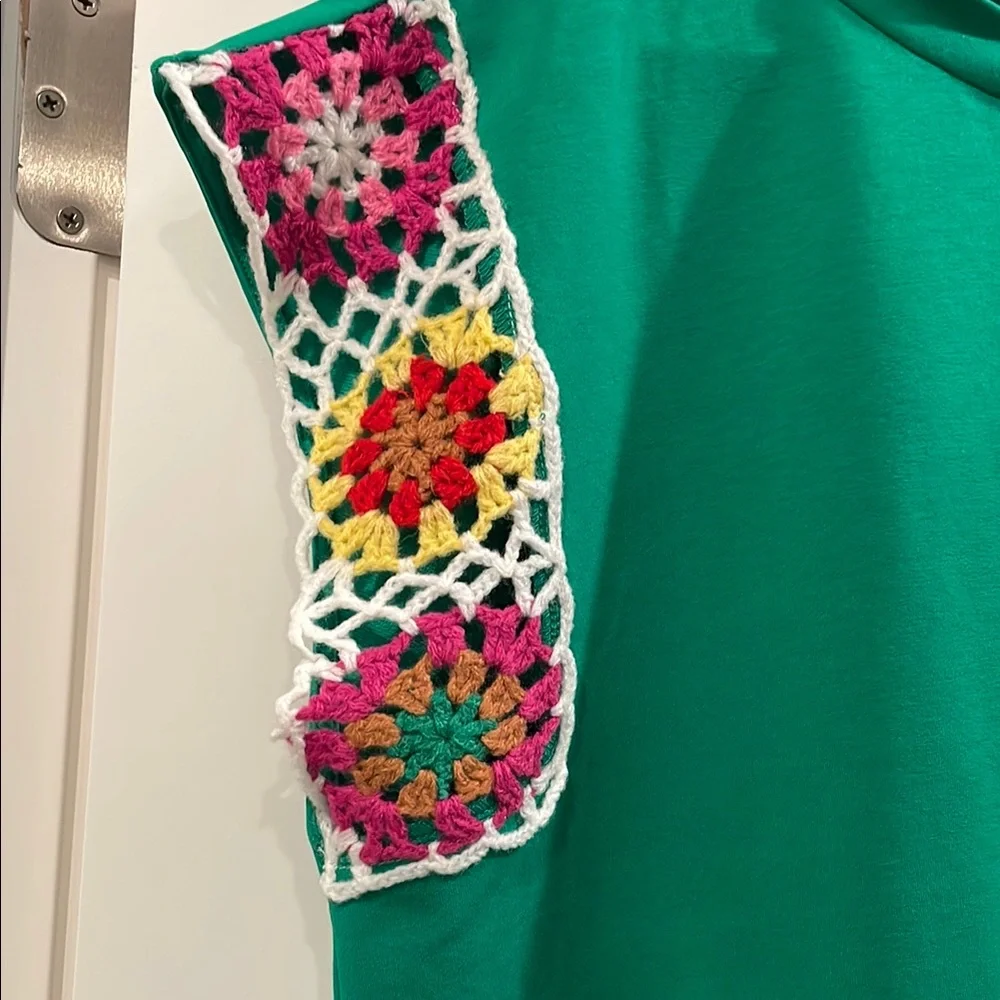 JODIFL Green Blouse with Elegant Design - Picture 2 of 4